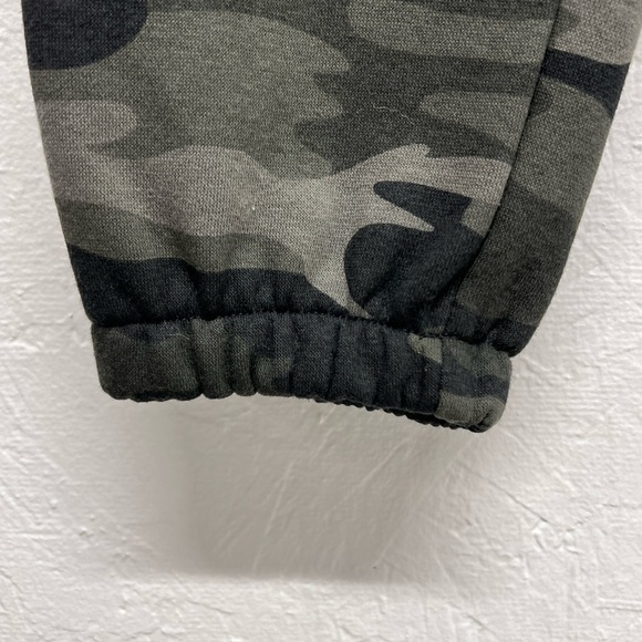 WILD Fable Women's Camo Print High-Rise
Vintage Jogger Sweatpants-XS - Picture 4 of 8